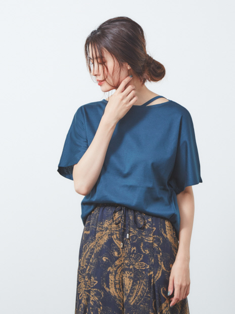 《人気急上昇》《新色入荷》ショルダースリットカットソー