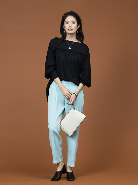 【WEB限定】バックサテンスリットパンツ