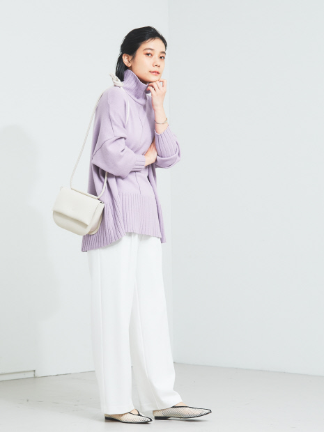 【一部店舗・WEB限定】バックスリットタートルニット