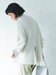 【WEB・一部店舗限定】バックスリットネップタートルニット
