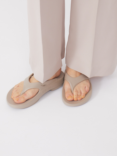 グレージュ