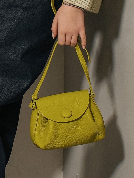 シュリンクレザーミニショルダーバッグ｜qualite / カリテ