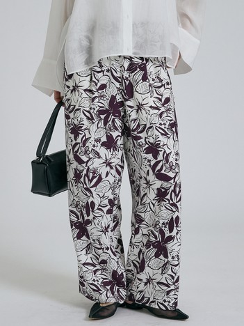 【大人のための柄パンツ】ボタニカルプリントパンツ