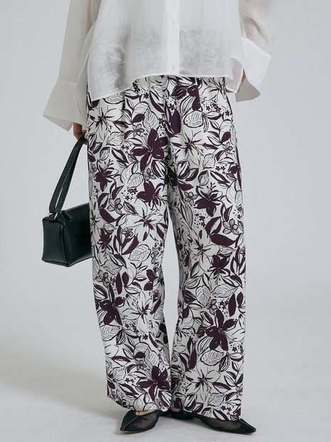 【大人のための柄パンツ】ボタニカルプリントパンツ