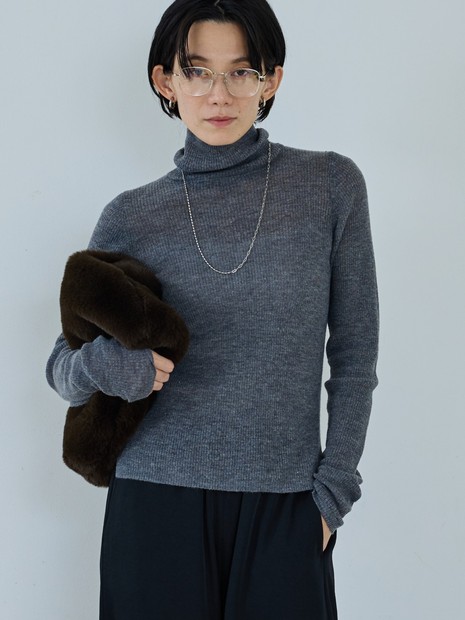 モヘア混ハイネックニットプルオーバー