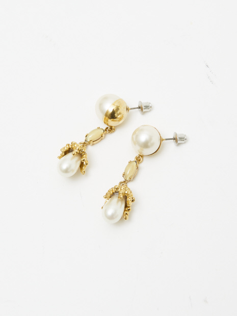 ADER. bijoux Lily of the valley pearl pierce