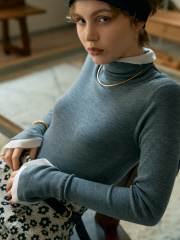 ウールバイカラーハイネックニット