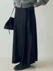セミフレアサテンスカート