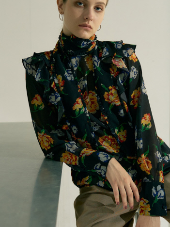 【セットアップ対応】フラワープリントリボン付きラッフルブラウス