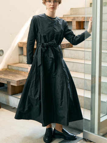 フィット&フレアタフタワンピース