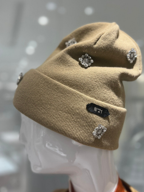 N゜21/ヌメロヴェントゥーノ】ビジューニットキャップ｜DESIGNWORKS
