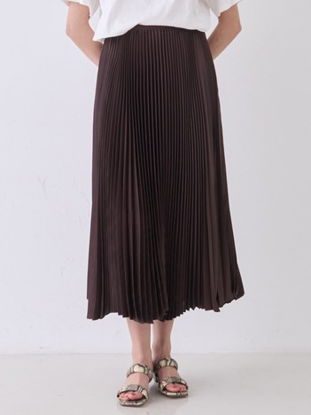 サテンプリーツスカート
