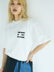 ノミネ
【ユニセックス】刺繍 ロゴ Tシャツ