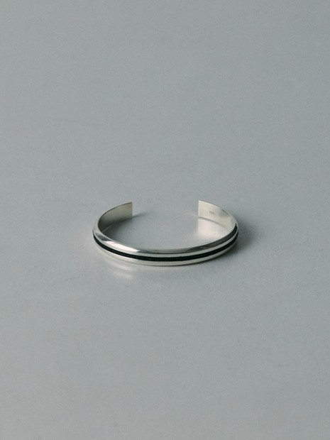 【UNISEX】CENTER LINE NARROW BANGLE / センターライン ナロー バングル