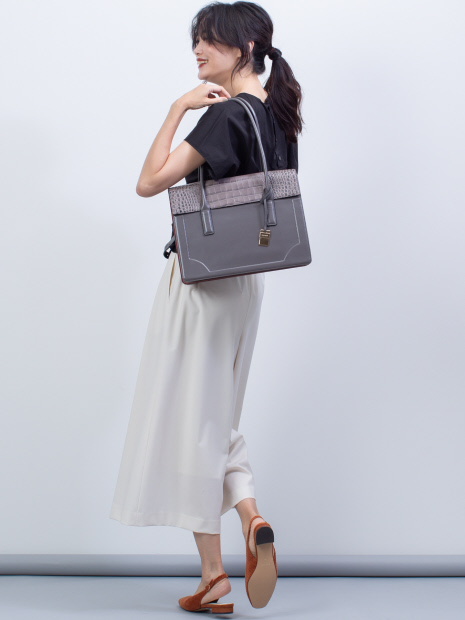 Abby/A4クロコフラップA4トート