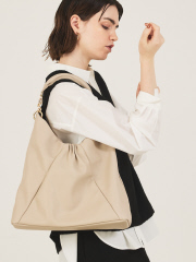 AULENTTI 】ミニスクエアバッグ｜Rouge vif la cle / ルージュ・ヴィフ