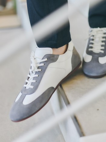 【軽量】シャーリング レザースニーカー