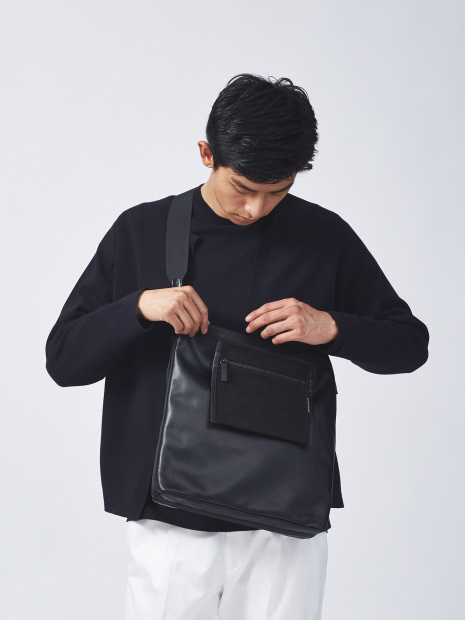 【レザー】アミュニッションショルダーバッグM