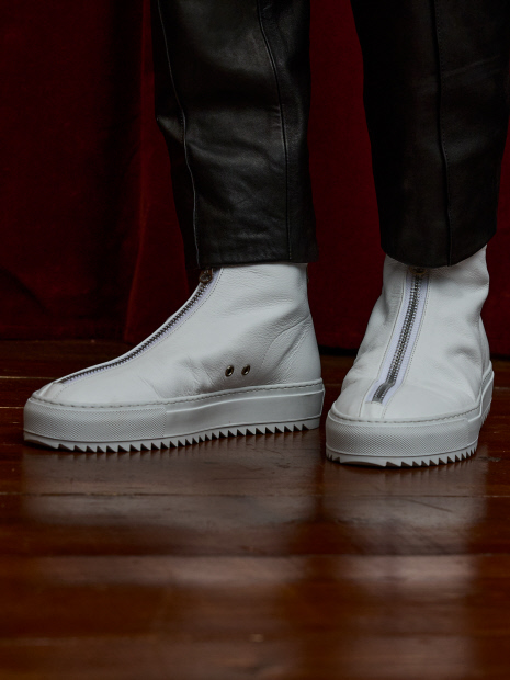 MADE IN JAPAN】ダブルジップ スニーカー｜alfredoBANNISTER