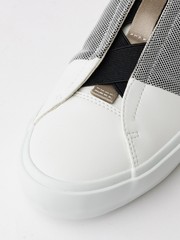 MATERIAL