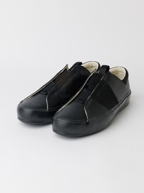 【定価33,000円】ブラックスニーカーalfredoBANNISTER alfredoBANNISTER（アルフレッドバニスター） スニーカー 「SHOO IN