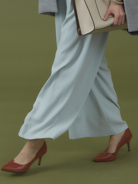 Saffree Vカットハイヒールパンプス