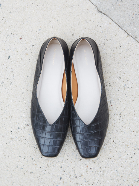 【WEB限定】Vカット2WAYフラットパンプス