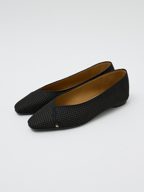 【Vibram/ヴィブラムソール】Vカットフラットパンプス