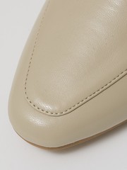 MATERIAL
