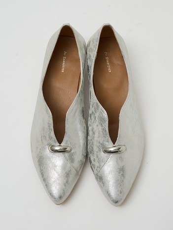 Ｖカットパンプス