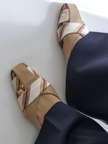 【シルクネクタイ生地使用】グルカモチーフ フラットパンプス