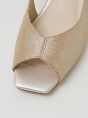 MATERIAL
