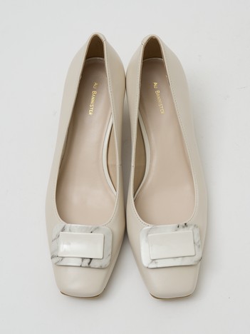 スクエアモチーフパンプス