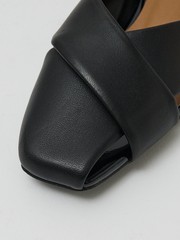 MATERIAL