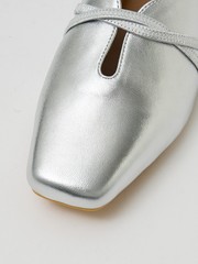 MATERIAL
