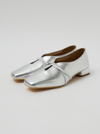 【YouTuber紹介】ストラップソフトレザーフラットパンプス