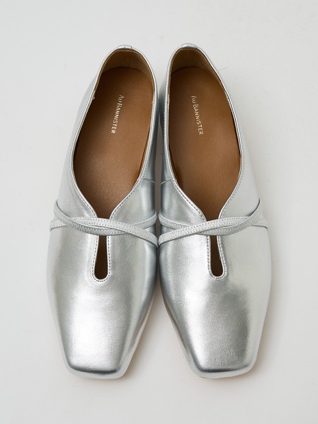 ストラップソフトレザーフラットパンプス｜Au BANNISTER / オゥ バニスター