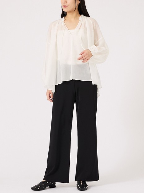 スタッズ付き ソフトレザーフラットパンプス