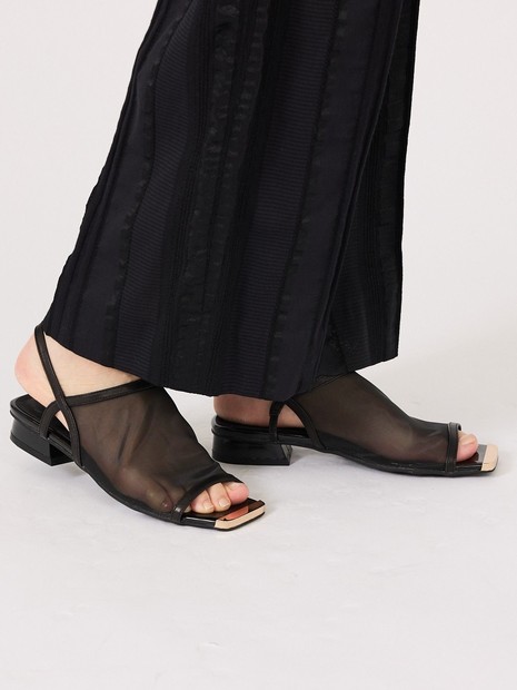 メタルトゥメッシュサンダル