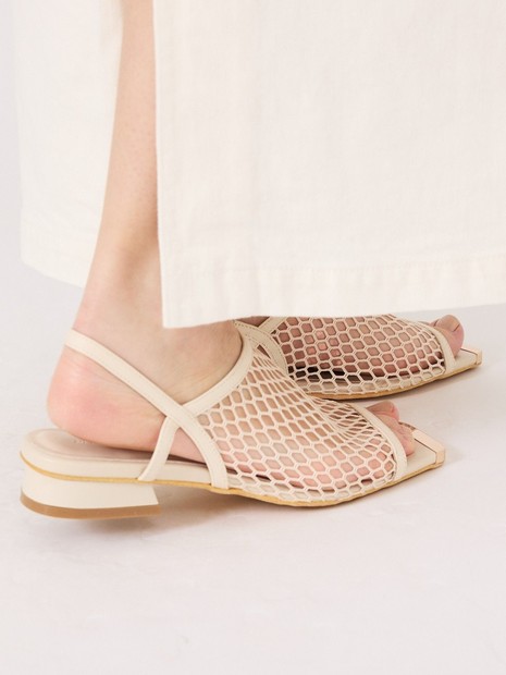 メタルトゥメッシュサンダル