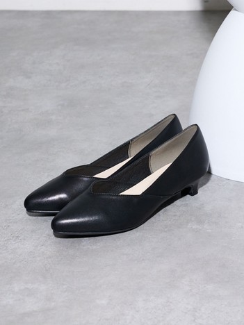 【販売店舗限定】Vカットパンプス