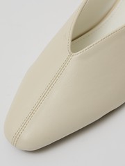 MATERIAL