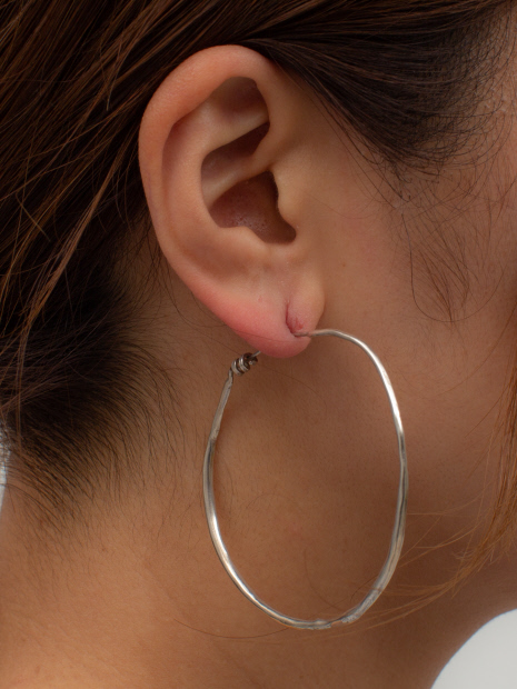 【ARIANA BOUSSARD-REIFEL】FEDE HOOP ピアス