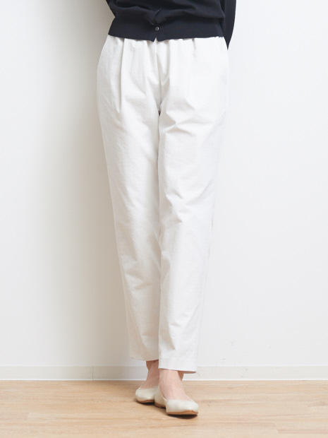 ストレッチイージーテーパードパンツ