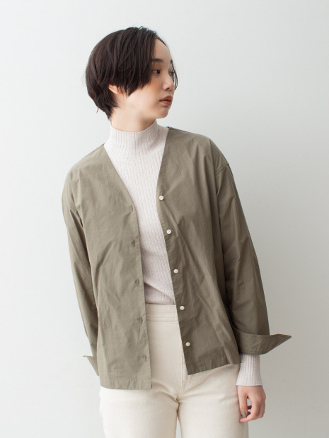 【nicholson&nicholson】Vネックシャツ