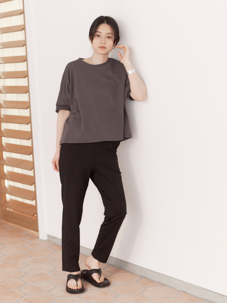 リラックステーパードパンツ