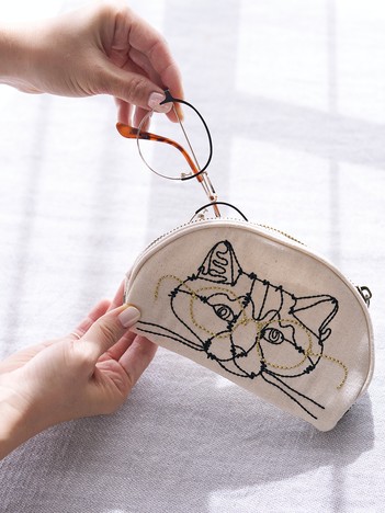 【＋HAyU fabric】 メガネケース 猫刺繍ポーチ