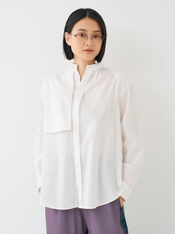 フラップミニ衿ブラウス