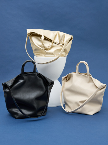 2WAY底マチワイド レザーライクワンショルダーバッグ