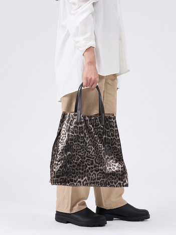 【WEB限定】【AULENTTI/オウレンティ】ポーチ付きトートバッグ　ヒョウ柄